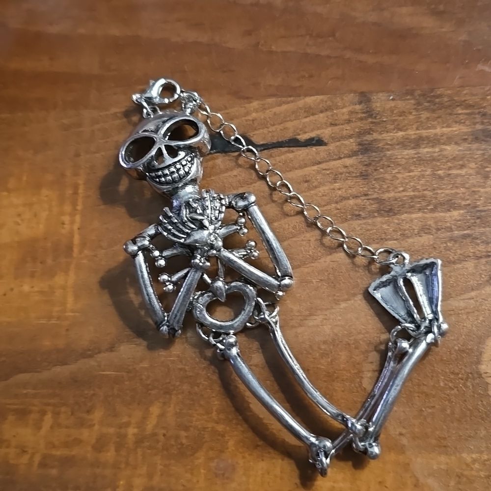 Skeleton bracelet silvertone